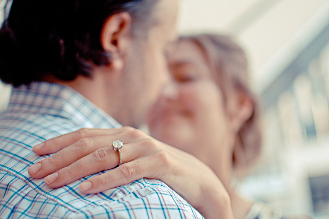 A 10 Year Guide to Anniversary Jewelry Gift Ideas