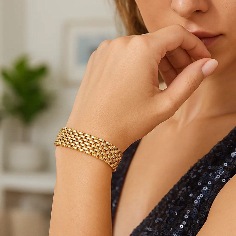 14k Yellow Gold Flexible Panther Line Bracelet (9.00 mm) Product Image