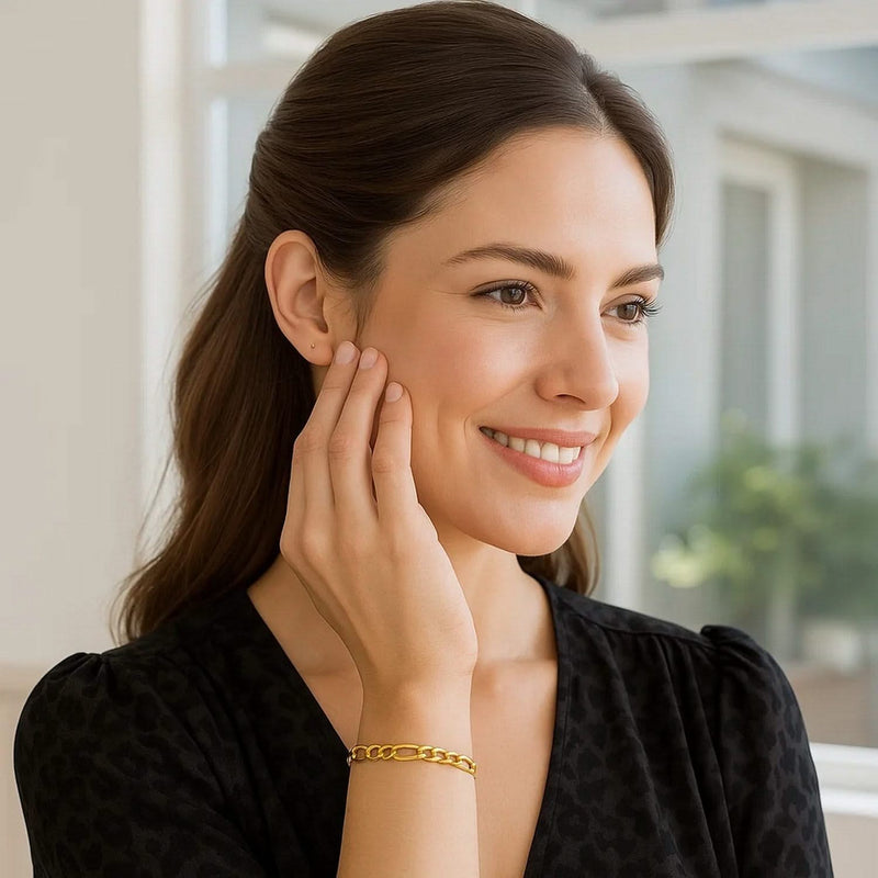 14k Yellow Gold Solid Figaro Bracelet (6.00 mm) Product Image