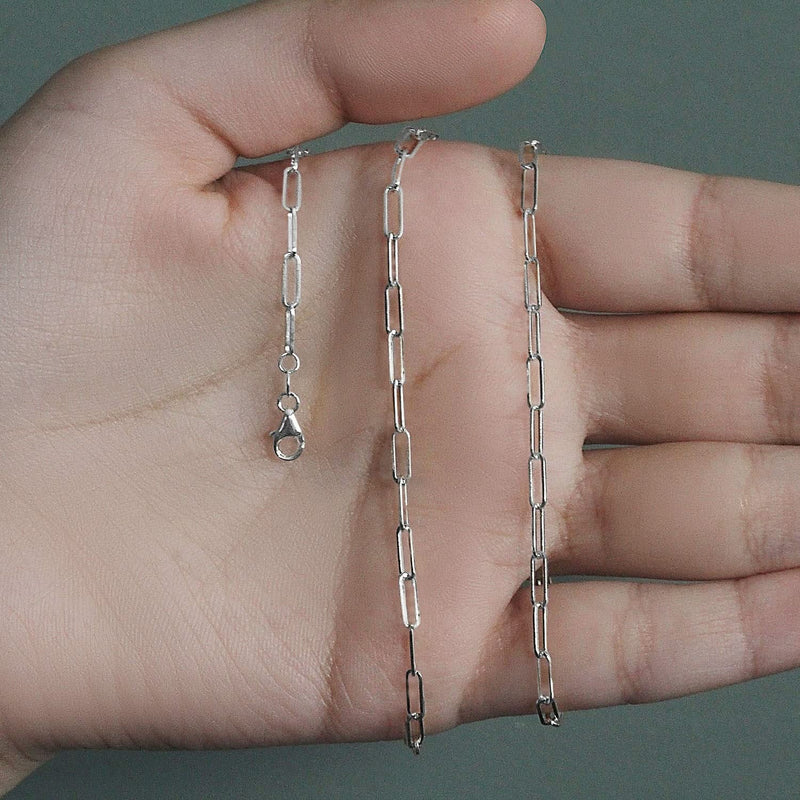 14K White Gold Paperclip Chain (2.50 mm) 14K white gold paperclip chain with 2.50 mm elongated oval links