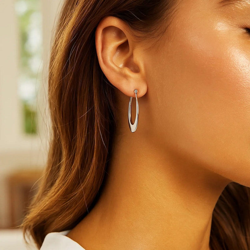14k White Gold Polished Graduated Oval Hoop Earrings Product Image