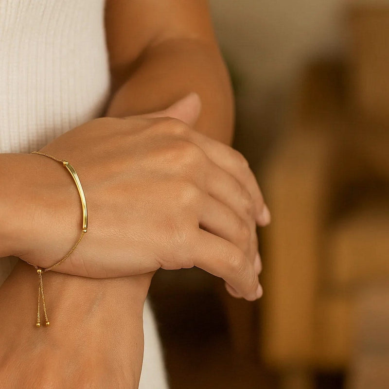 14k Yellow Gold Lariat Bracelet with Polished Curved Bar Product Image
