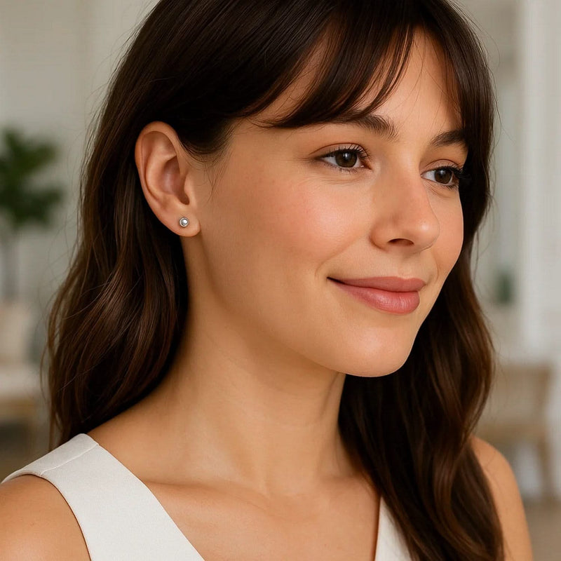 14k White Gold Round Stud Earrings (4mm) Product Image