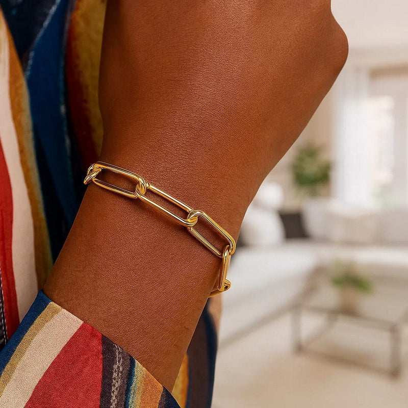 14k Yellow Gold Lite Round Wire Paperclip Bracelet (8.50 mm) 14K yellow gold paperclip bracelet with round wire links, 8.50 mm width