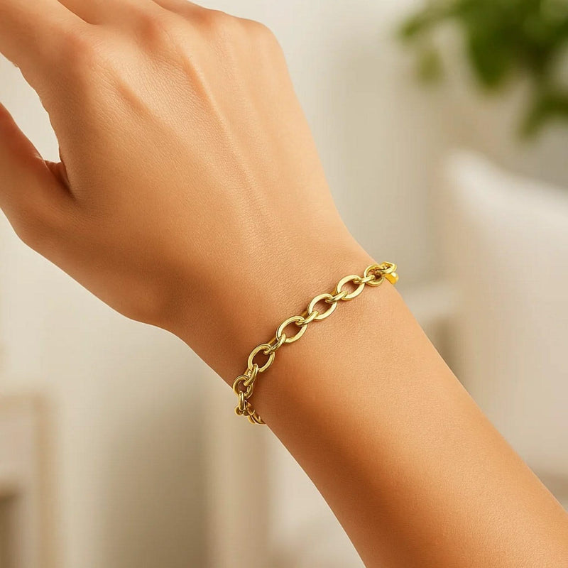 14k Yellow Gold Cable Chain Style Bracelet (6.35 mm) Product Image