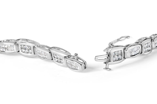 14K White Gold 2-1/2 Cttw Round-Brilliant & Baguette Cut Diamond 7