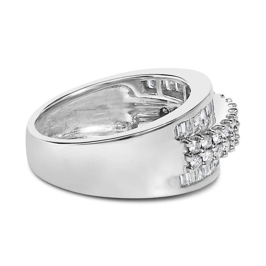 14K White Gold Round and Baguette Diamond Ring (1 1/2 Cttw, F-G Color, SI1-SI2 Clarity)