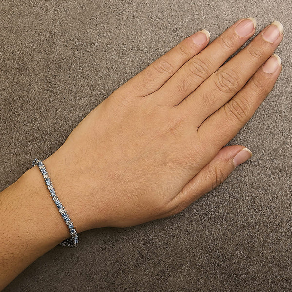 14K White Gold White And Treated Blue Diamond Bracelet (4 5/8 cttw, H-I Color, I1-I2 Clarity)