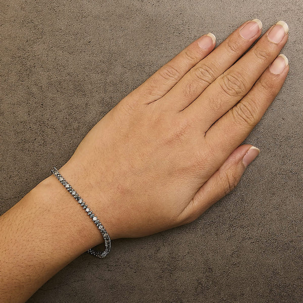 14K White Gold Round-Cut white and Blue Diamond Fashion Bracelet (3.70 cttw, H-I Color, SI1-SI2 Clarity)