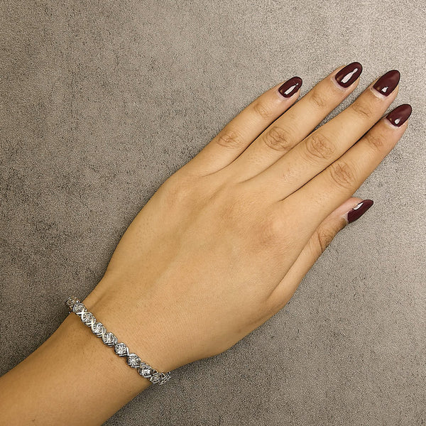.925 Sterling Silver 1/10 cttw Miracle-Set Round-Cut Diamond 