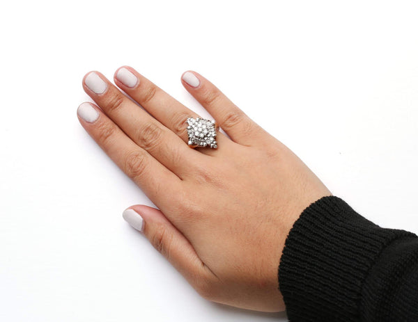 10K Yellow Gold 1 Cttw Round and Baguette cut Diamond Cluster and Rhombus Halo Ring (H-I Color, I1-I2 Clarity)