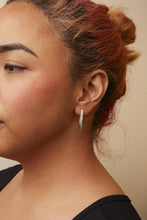 10K Yellow Gold 1.00 Cttw Round and Baguette-Cut Diamond U-Hoop Earrings (H-I Color, SI2-I1 Clarity)-4