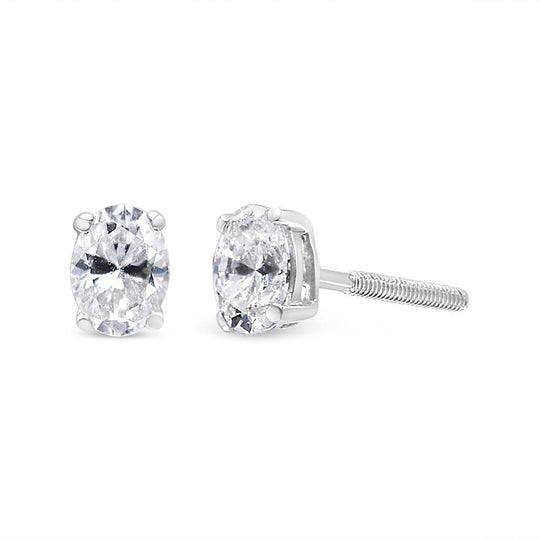 14K white gold ring with oval diamond in a solitaire setting