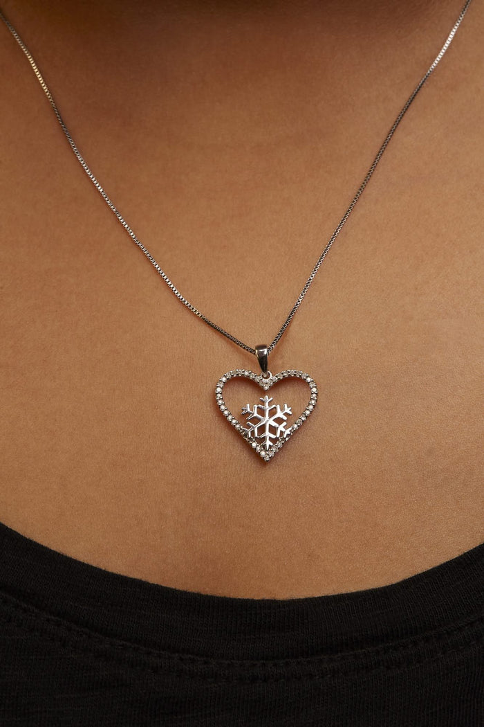 925 Sterling Silver 1/10ct TDW Diamond Heart Pendant Necklace 18