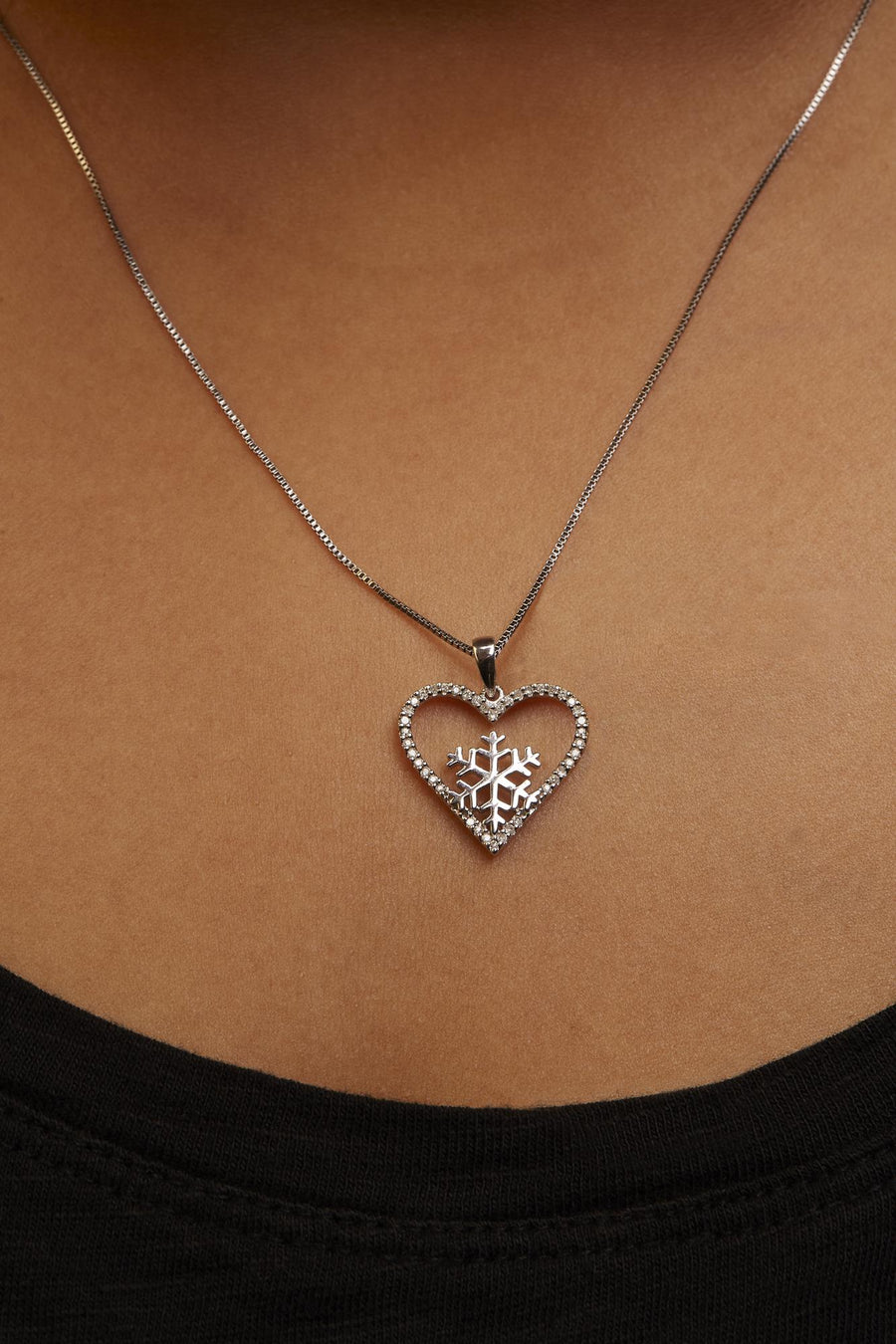 925 Sterling Silver 1/10ct TDW Diamond Heart Pendant Necklace 18