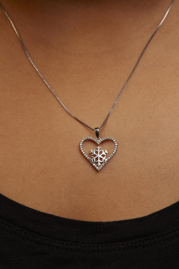 925 Sterling Silver 1/10ct TDW Diamond Heart Pendant Necklace 18