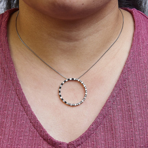 .925 Sterling Silver 2.0 Cttw Alternating Black and White Diamond Open Hoop Circle Pendant Necklace (H-I Color, I2-I3 Clarity) - 18