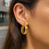 14K Yellow Gold Interlocking Medium Trinity Hoop Earrings thumbnail 3