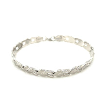 Load image into Gallery viewer, 14k White Gold Heart Shape Textured Bracelet (6.35 mm)