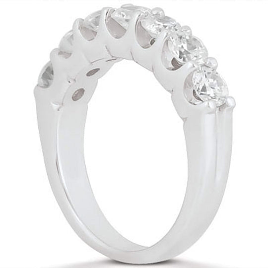 14K white gold ring with shared U-prong round diamond stones