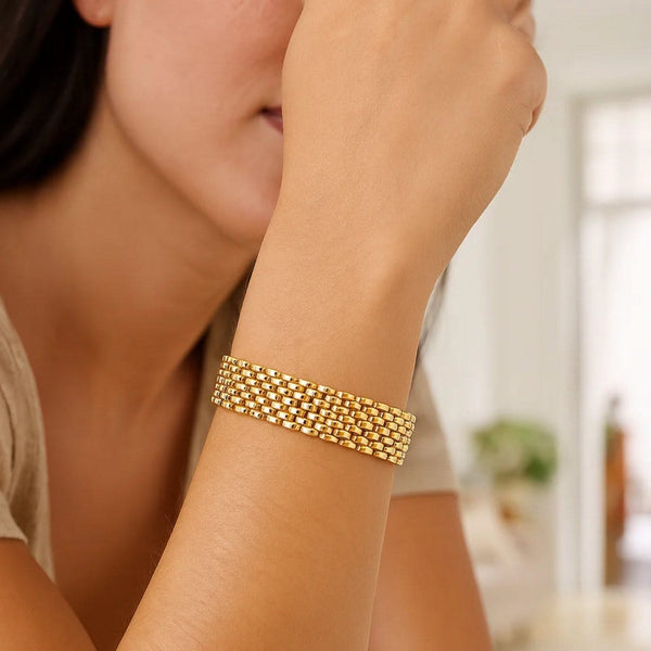 14k Yellow Gold Flexible Panther Line Bracelet (9.00 mm)