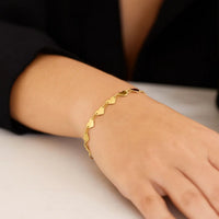 14k Yellow Gold 7 inch Mirrored Heart Chain Bracelet