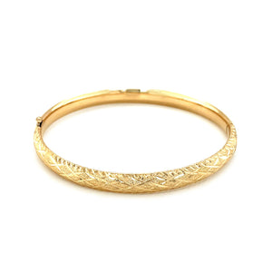 14k Yellow Gold Diamond Cut Design Dome Motif Childrens Bangle (5.50 mm)