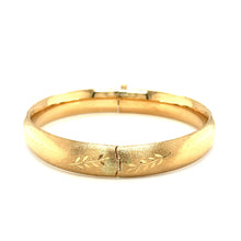 Load image into Gallery viewer, Classic Floral Carved Bangle in 14k Yellow Gold (10.00 mm)