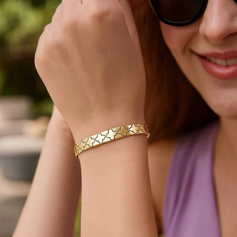 Nature Inspired Clover Bracelet in 14K Yellow Gold  (6.50 mm)