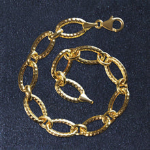 Load image into Gallery viewer, Textured Oval Link Bracelet in 14k Yellow Gold (8.60 mm)