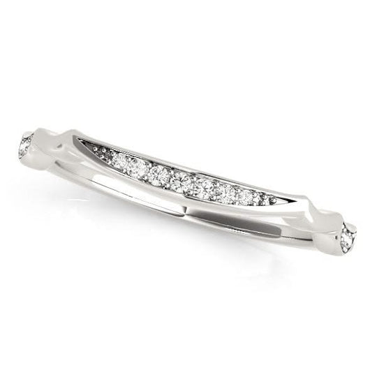 14K white gold wedding band with graduated round diamond stones