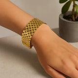 14K Yellow Gold Large Cobblestone Link Bracelet (22.90 mm) thumbnail 4