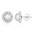 925 sterling silver ring with 1 round pearl stone in flower motif
