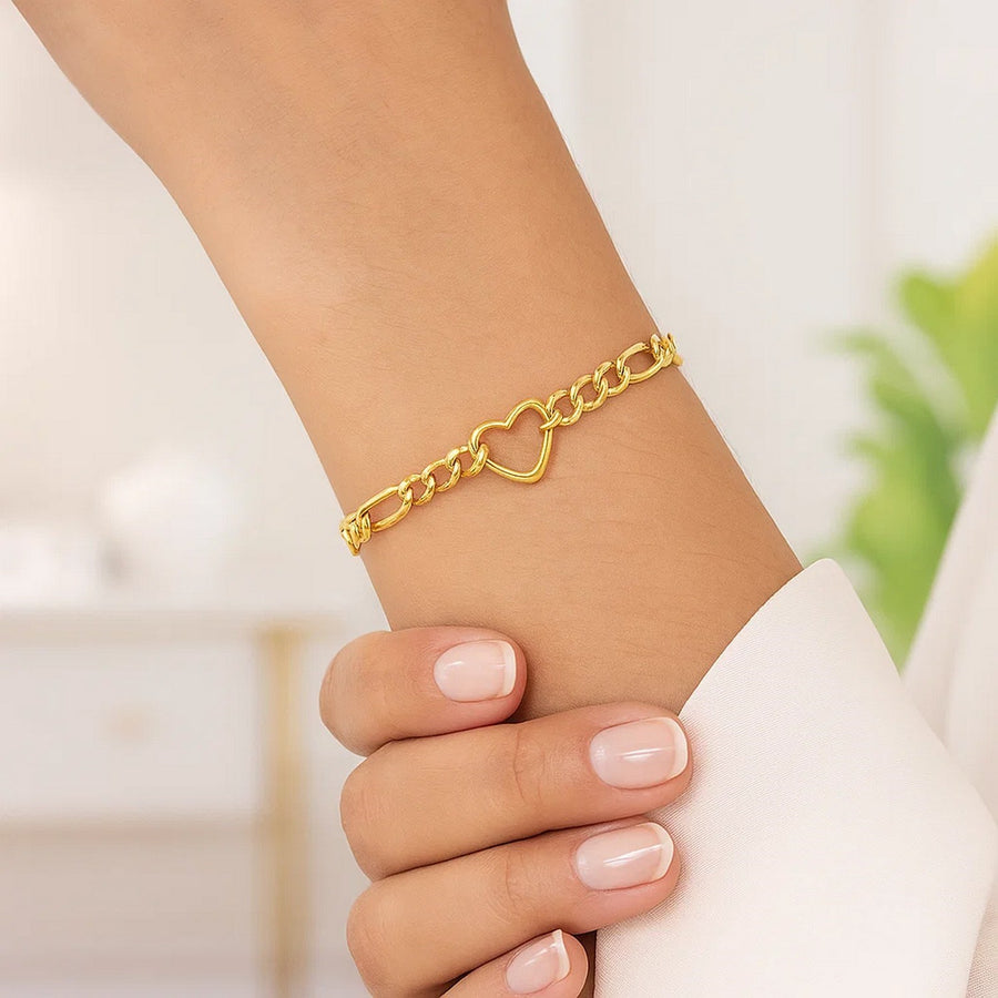 14k Yellow Gold 7 inch Figaro Chain Bracelet with Heart (4.50 mm)