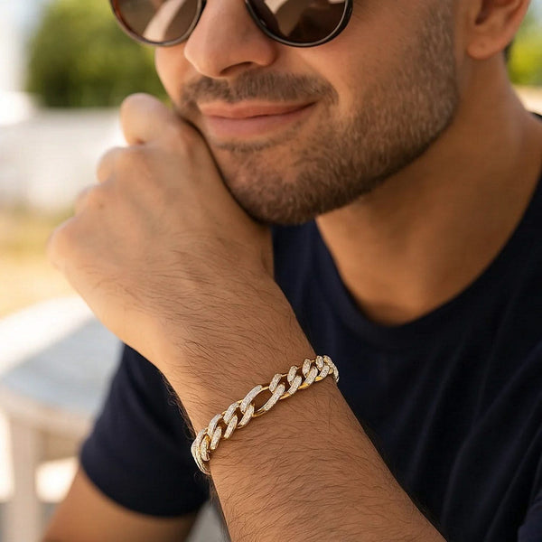 Modern Lite Figaro with White Pave Bracelet in 14K Yellow Gold (9.5mm)