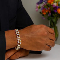 Modern Lite Figaro with White Pave Bracelet in 14K Yellow Gold (9.5mm)