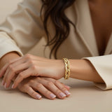 Oval Domed Paperclip Bracelet in 14K Yellow Gold thumbnail 4