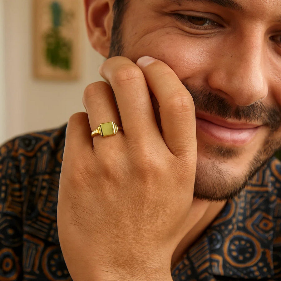 Mini Signet Ring in 14K Yellow Gold (2.00 mm)