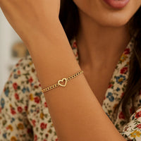 14k Yellow Gold 7 inch Curb Chain Bracelet with Heart