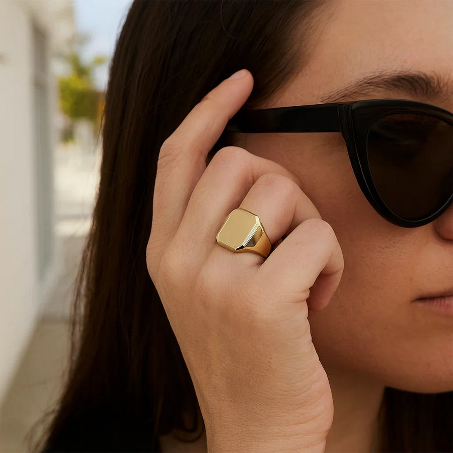 14K Yellow Gold Polished Rectangular Signet Ring