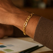 10k Yellow Gold Solid Figaro Bracelet (7.90 mm)