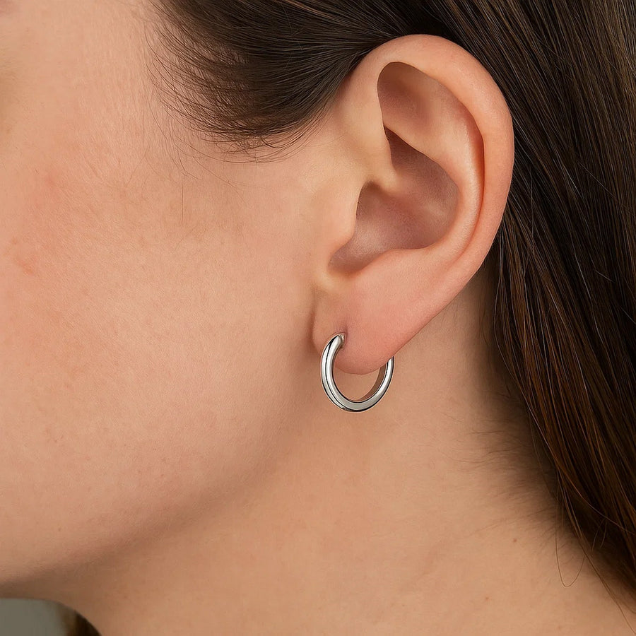 14k White Gold Petite Polished Round Hoop Earrings(1.3x11.5mm)