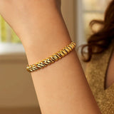 14K Yellow Gold Scalloped Bangle (8.00 mm) thumbnail 4