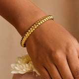 14K Yellow Gold Scalloped Bangle (8.00 mm) thumbnail 5