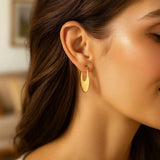Creole Oval Hoop Earrings in 14K Yellow Gold thumbnail 4