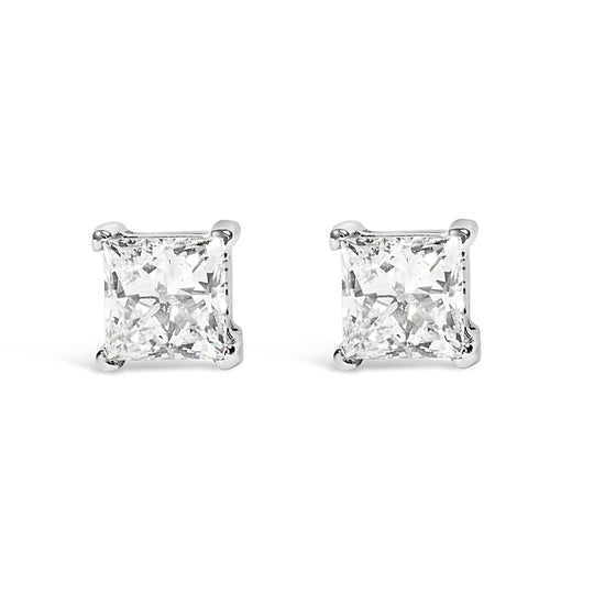 14K white gold ring with princess cut diamond in a solitaire setting