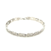 Load image into Gallery viewer, 14k White Gold Heart Shape Textured Bracelet